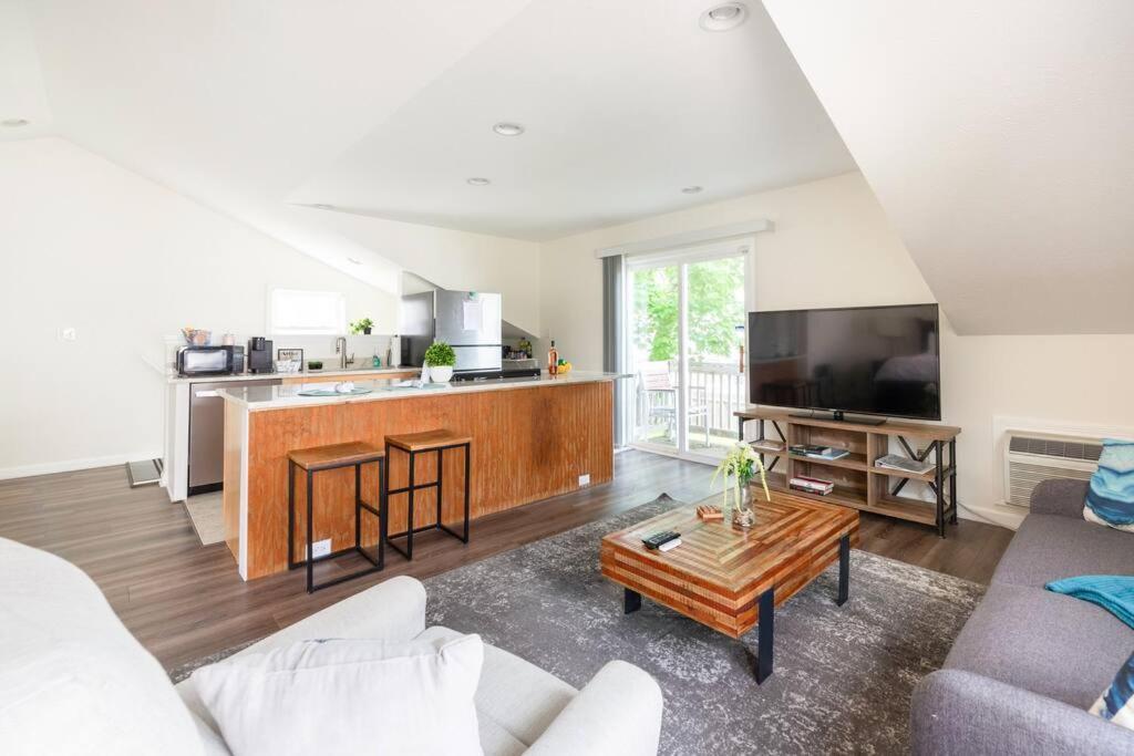 Studio Suite 5 Minutes To Downtown インディアナポリス エクステリア 写真
